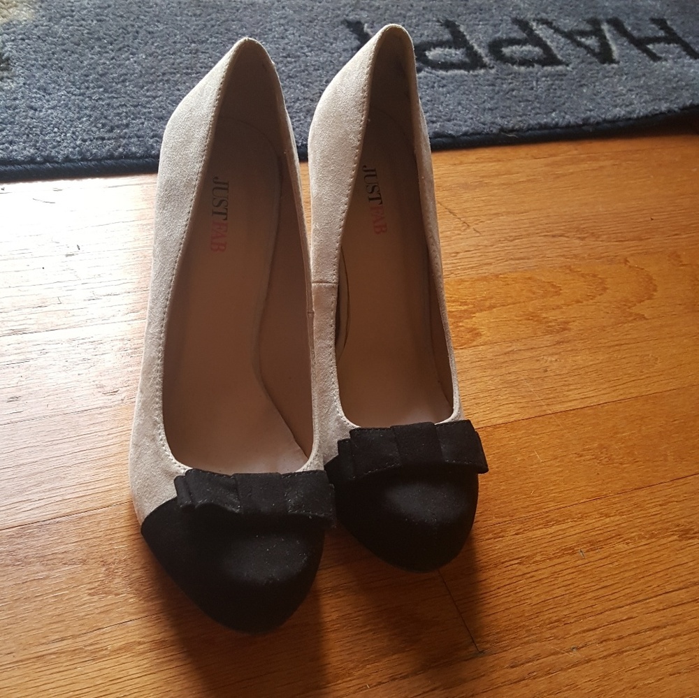 Shoes - Picture 2 of 3